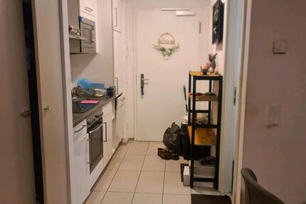 WG-ZIMMER FÜR FRAU - 450,00&nbsp;EUR Kaltmiete, ca.&nbsp; 28,00&nbsp;m&sup2; in Berlin (PLZ: 12627) Marzahn-Hellersdorf