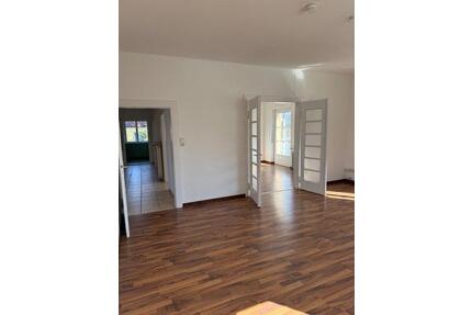 4-Zimmer Wohnung im 2. OG, frisch saniert in Bayreuth Altstadt