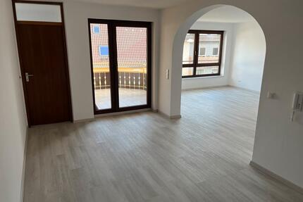 Schöne 3,5 Zimmer mit Balkon - 1.050,00&nbsp;EUR Kaltmiete, ca.&nbsp; 91,00&nbsp;m&sup2; in Niefern-Öschelbronn (PLZ: 75223)