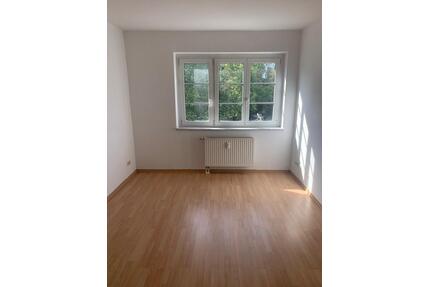 Helle, geräumige 3-Zimmer Wohnung in Stadtfeld-West - Magdeburg Diesdorf