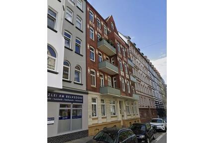 Schöne 3 Zimmer Altbauwohnung mit Loggia und Balkon - Kiel Wik
