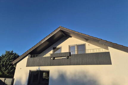 Geräumige 3 Zimmer Dachgeschoßwohnung teil saniert mit Balkon - Eberdingen Nussdorf