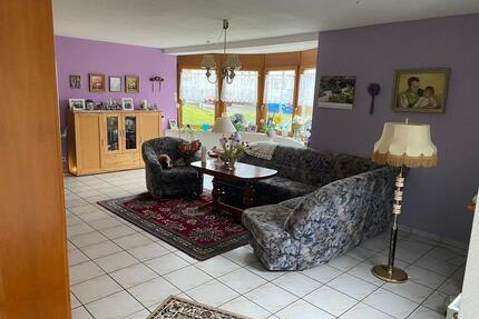 Helle 2-Zimmer EG Wohnung mit Gartennutzung in Schiffweiler