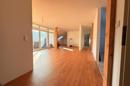 Ruhige 4 Zimmer Wohnung für Naturgebundene - Cadolzburg