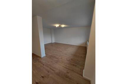 Erstbezug nach Sanierung: 3 Zimmer Wohnung - Großkrotzenburg