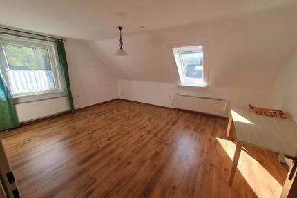 Helle 3 Zimmer Wohnung in ZweifamilienHaus - Hildesheim Bockfeld