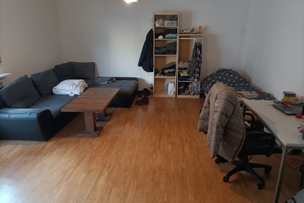 Sehr großes Zimmer mit Balkon in 2er WG - Frankfurt am Main
