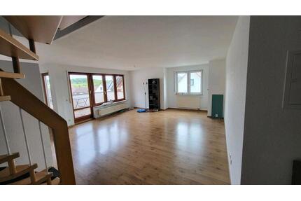 Schöne helle 3,5 Zimmer Wohnung in Steinenbronn