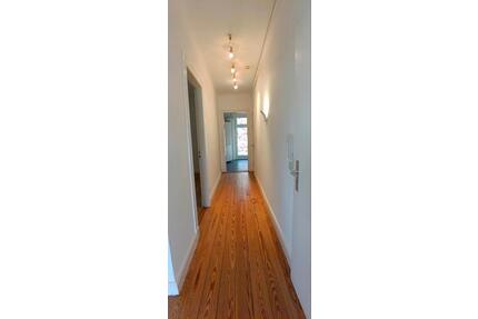 Altbau, 2-3 Zimmer Wohnung, 1 OG, 2 Balkone, HH Bergedorf - Oststeinbek