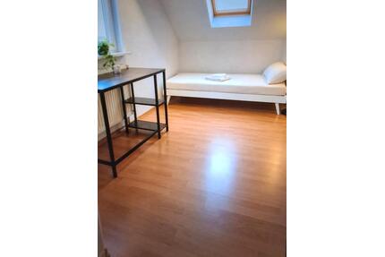 Möbliertes Zimmer zu vermieten - 500,00&nbsp;EUR Kaltmiete, ca.&nbsp; 15,00&nbsp;m&sup2; in Stuttgart (PLZ: 70192) Stuttgart-Nord