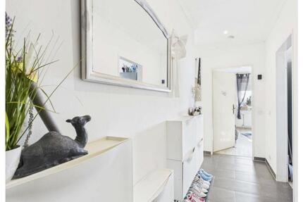 Wohnen am Waldrand - dennoch gut angebundene 3-Zimmer mit Balkon, EBK, Aufzug & Garage - Ennepetal