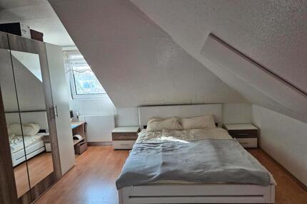 2-Zimmer Dachgeschosswohnung zum vermieten – ab 01.06.2026 - Krefeld Dießem