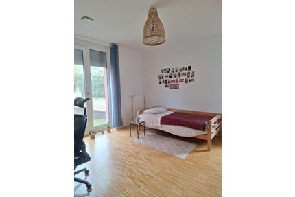 Helles möbliertes Zimmer in großzügiger 3er-WG - Frankfurt am Main