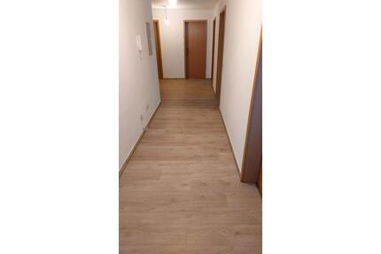 Großzügige und helle 3-Zimmer Wohnung mit Balkon - Zachenberg