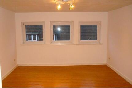 Angenehme 3 ZKB DG-Wohnung in Kiel - auch als 2er WG möglich!