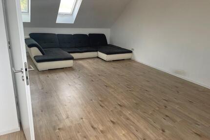 Vermietung einer renovierten 1 12-Zimmer -Wohnung mit 44 qm Lam - Krefeld