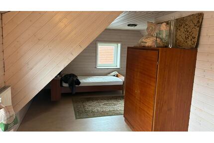 1 Zimmer Dachgeschoß, ca.40qm m. Bad u. Küchenmitbenutzung,Cappel - Marburg