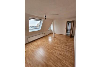Helle 2 Zimmer Dachgeschosswohnung - Castrop-Rauxel Bladenhorst