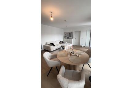 Elegante 3-Zimmer Wohnung mit Balkon in der Augsburger Innenstadt