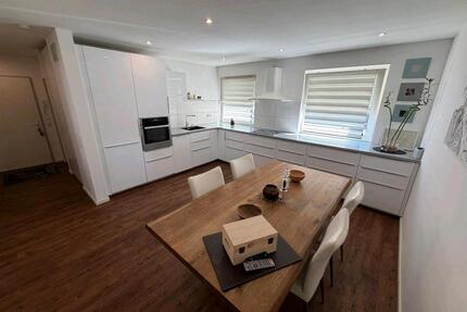 Moderne 2-Zimmer Wohnung im EG mit Balkon zu vermieten - Augsburg Oberhausen