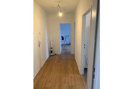 Möbliertes Zimmer in 2-Zimmer Wohnung – Frankfurt 60435 - Frankfurt am Main Nord-Ost