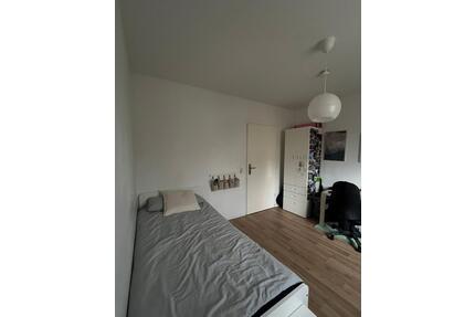 Wg Zimmer in 3er wg (für 1-4 Monate) - München Moosach