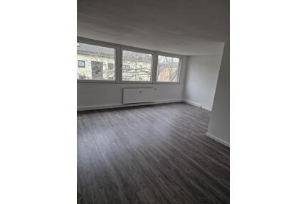 Helle 3-Zimmer-Wohnung mit Penthouse-Charakter | Duisburg-Meiderich