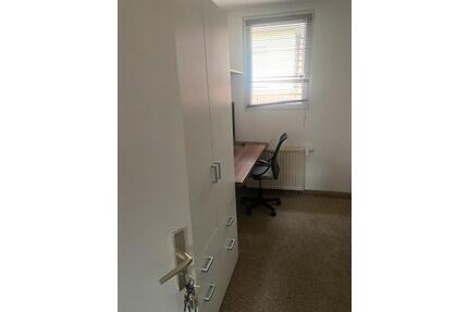 Sehr schönes Zimmer in einer 3 er WG für StudentenPraktikanten - Friedrichshafen Allmannsweiler