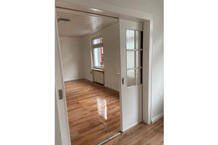 Zentrale 3-Zimmer Wohnung mit großer Dachterrasse - 1. OG, 84 qm - Remscheid Reinshagen