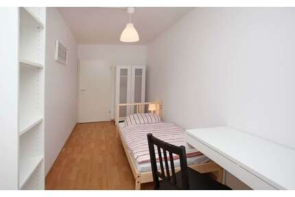 WG-Zimmer in Berlin 620,00 € 10 m²