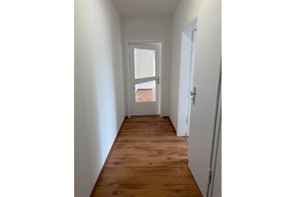 Frisch renovierte 2-Zi. Whg EG mit Stellplatz sofort bezugsfrei - Essen Stadtbezirk IV