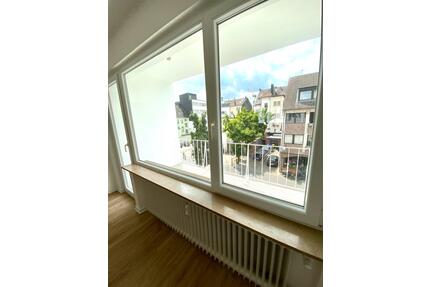 Helle & geräumige Loggia Wohnung ! - Krefeld