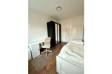 WG-Zimmer in Düsseldorf 690,00 € 13 m²