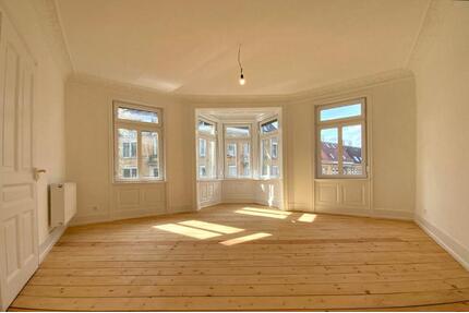 Attraktive und großflächige 3-Zimmer-Altbauwohnung im Stuttgarter Süden