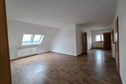 Moderne 4 Zimmer DG - 400,00&nbsp;EUR Kaltmiete, ca.&nbsp; 80,00&nbsp;m&sup2; in Staßfurt (PLZ: 39446) Löderburg