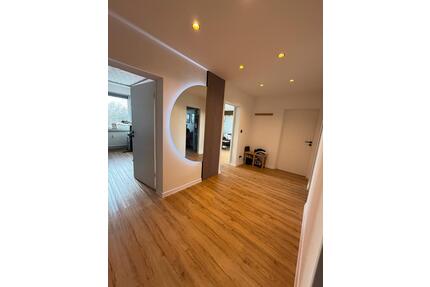 Renovierte 3 Zimmer Wohnung mit Balkon in ruhiger Lage Bremen