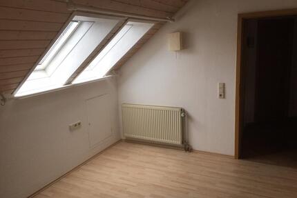 ruhiges Zimmer in 3er WG - 300,00&nbsp;EUR Kaltmiete, ca.&nbsp; 11,00&nbsp;m&sup2; in Ammerbuch (PLZ: 72119)
