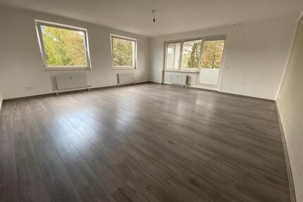 Großzügige 2 Zimmer Wohnung mit Balkon, Tiefgarage und Aufzug - Wuppertal