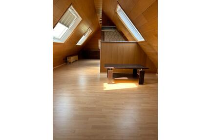 1-Zimmer DG-Wohnung in bester Lage in Misburg - Hannover Misburg-Anderten