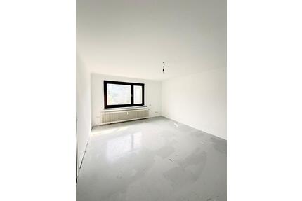 Attraktive Drei Zimmer Dachgeschoss Wohnung in Mülheim an der Ruhr zu vermieten