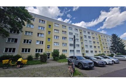 Frisch renovierte gemütliche 2-Raum-Wohnung - Magdeburg Nordwest