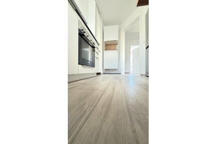 NEU sanierte 4-Zimmer DG Wohnung Balkon EBK zentrale Lage FDS - Baiersbronn