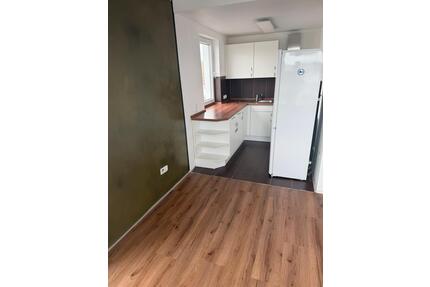 2 Zimmer Küche, Bad inkl großer Dachterasse, Garage, Keller - Bad Oeynhausen Rehme
