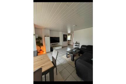 3-Zimmer Wohnung mit Balkon, Einbauküche und eigenem Stellplatz - Grevenbroich
