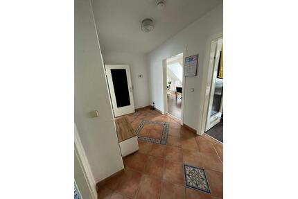 Ruhige 2,5 Zimmer DG-Wohnung - 700,00&nbsp;EUR Kaltmiete, ca.&nbsp; 64,00&nbsp;m&sup2; in Hannover (PLZ: 30171) Südstadt