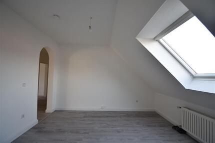 Zentral Wohnen! Renovierte 2-Zimmer-Wohnung in DU-Beeck - Duisburg