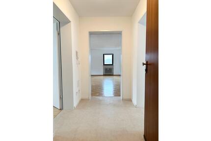 3,5-4 Zimmer Dachgeschoss Wohnung - Altdorf