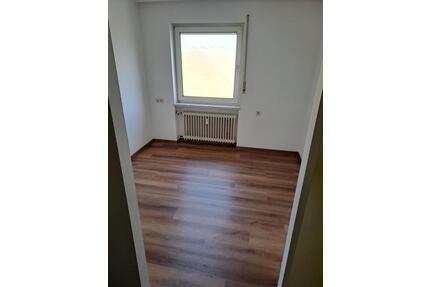 2 Zimmer Wohnung - 570,00&nbsp;EUR Kaltmiete, ca.&nbsp; 26,00&nbsp;m&sup2; in Pentling (PLZ: 93080)
