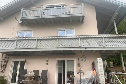 3-Zimmer Wohnung zu vermieten - 950,00&nbsp;EUR Kaltmiete, ca.&nbsp; 91,00&nbsp;m&sup2; in Regen (PLZ: 94209)