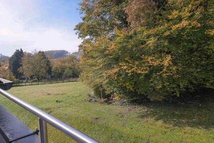 Gemütliche 3 Zimmer Dachgeschoss Wohnung mit Blick ins Grüne - Gummersbach